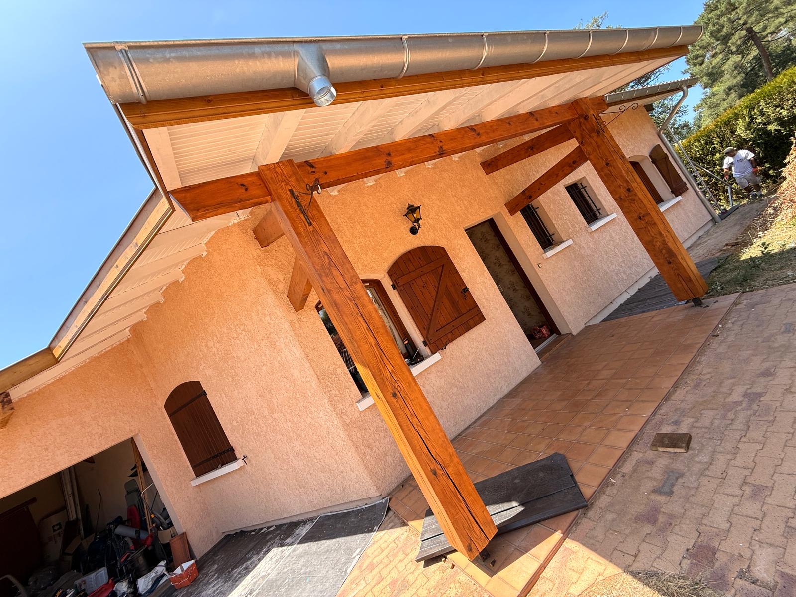 Rénovation complète d’une maison à Léon (40) : toiture, charpente, isolation et façade fc3b505b-2a7f-4f1d-a58e-b6f7214ff51c